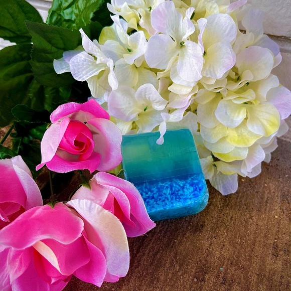 Gypsy’s Gardenia Yoni Soap (3.5 oz) - Picture 1 of 1